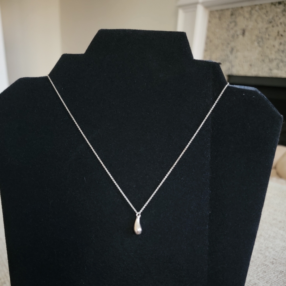 Tiffany & Co. Elsa Peretti Silver Teardrop Necklace